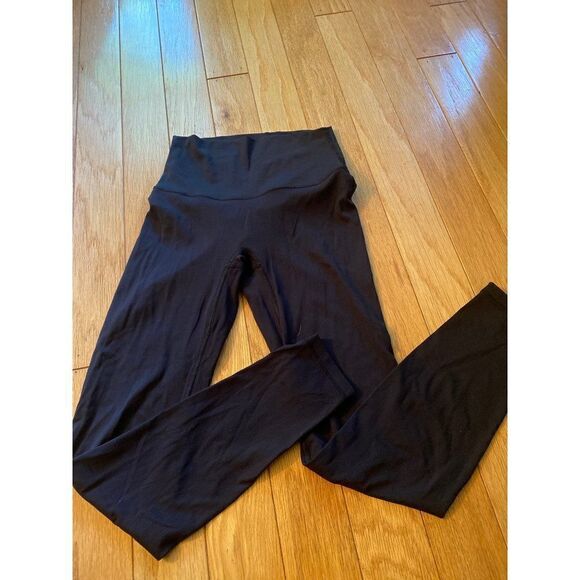 Unbranded, women's black spandex athletic leggings size small - Picture 1 of 6